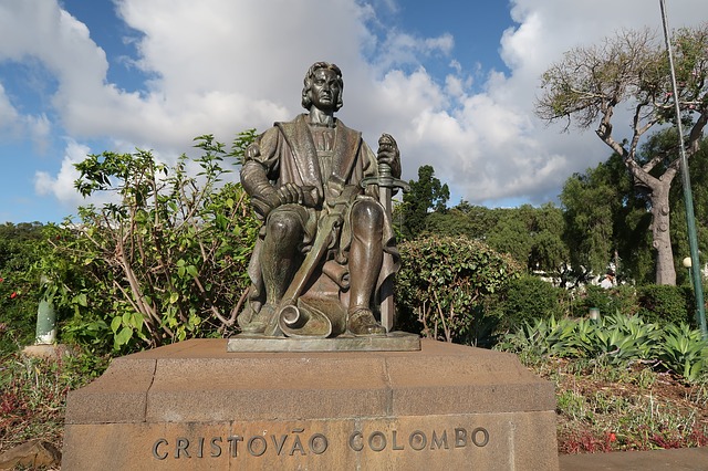 Image of Columbus statue